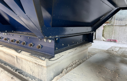 Detailed view of the technical interface on the hopper wagon for dust-free unloading.